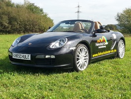 Fahrschule-mit-Porsche, Fahrstunden-auf-Porsche, Porschefahrstunden, HAVE FUN mit Porsche, Erlebnis-Porsche-Fahrstunden, Gutschein-Porsche-Fahrstunde, Fahrschule-Porsche-Cabriolet, Führerscheinangebot