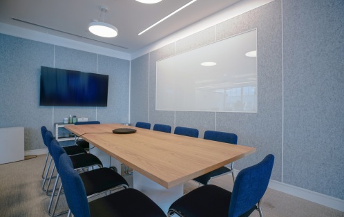 Moderner Schulungsraum im Fahrschulcenter Aschaffenburg für Aufbauseminare